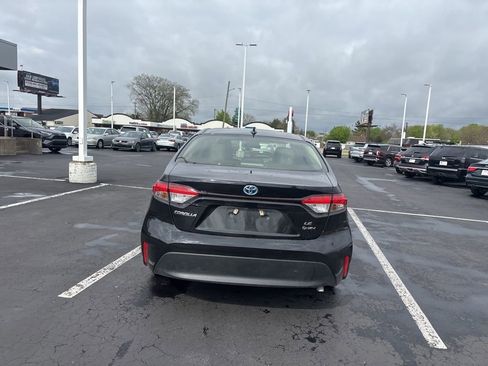 Used 2025 Toyota Corolla LE FWD image 8