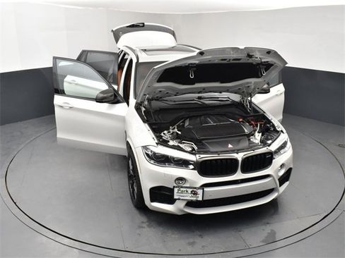 Used 2018 BMW X5 M image 25
