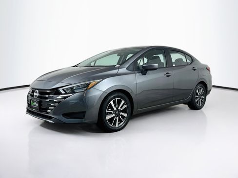 Used 2025 Nissan Versa SV FWD image 3
