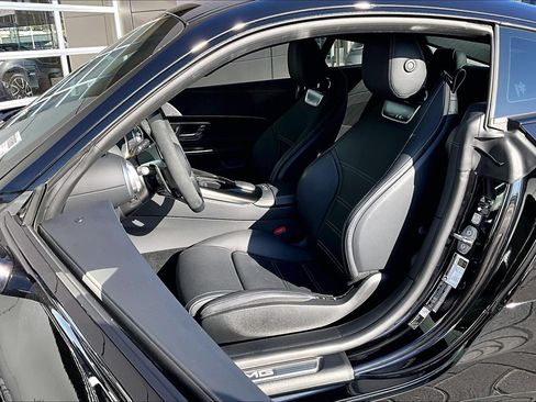Used 2023 Jaguar F-PACE AWD/4WD image 23
