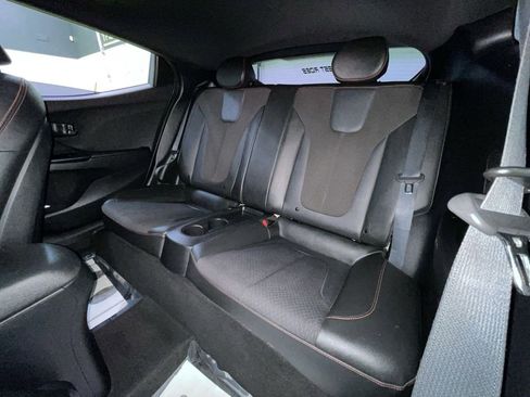 Used 2020 Hyundai Veloster Turbo image 27