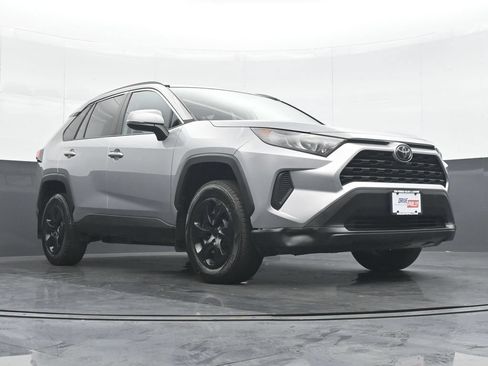 Used 2020 Toyota RAV4 LE w/ All Weather Liner Package AWD/4WD image 33