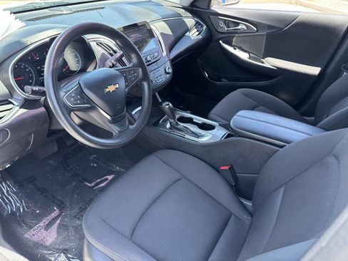 Used 2020 Chevrolet Malibu LT FWD image 16