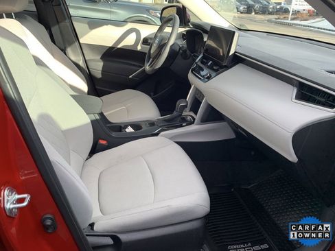 Certified 2023 Toyota Corolla Cross LE image 2