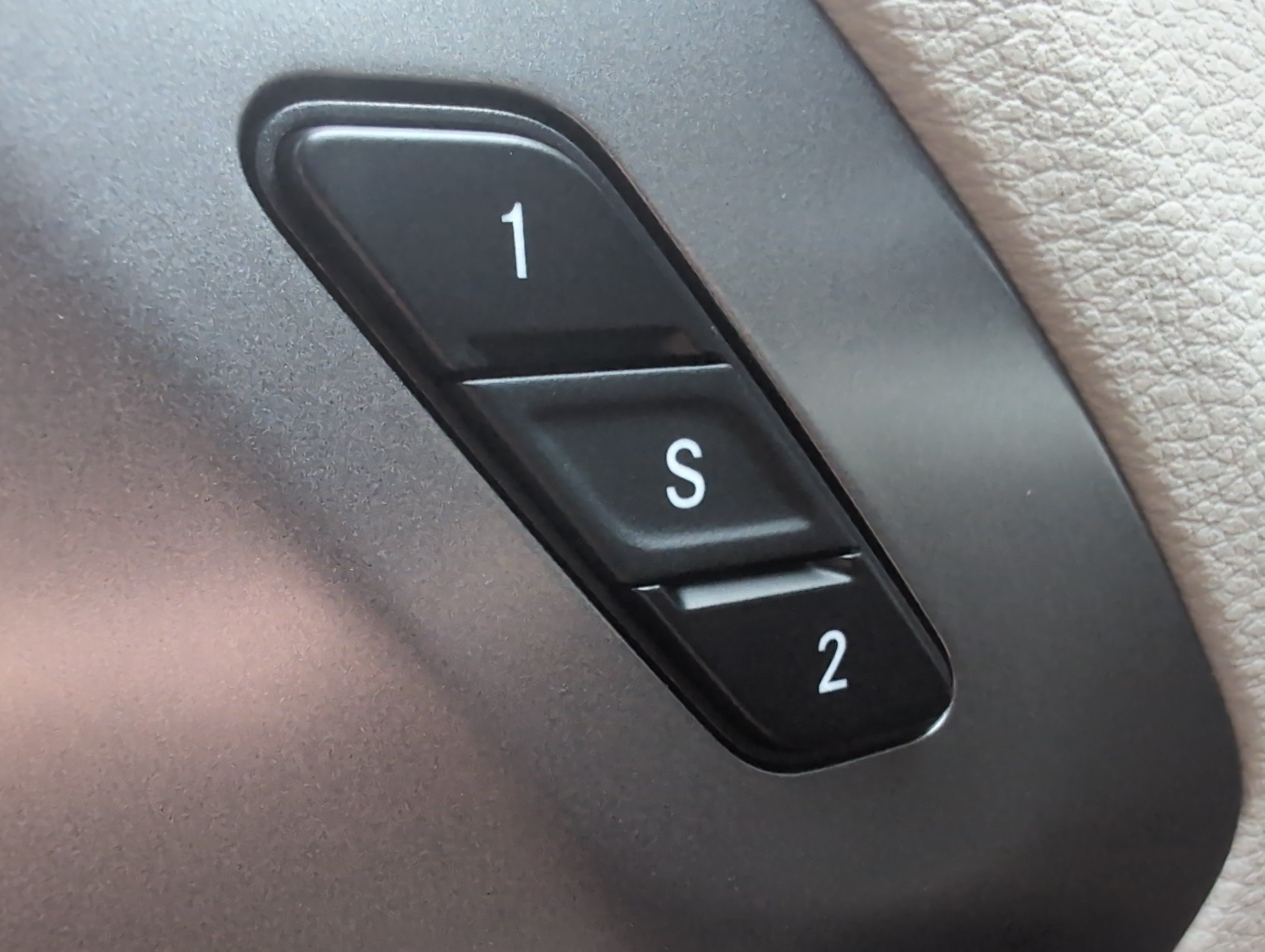 Used 2024 Chrysler Pacifica Touring-L FWD image 38