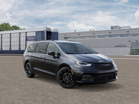 New 2026 Chrysler Pacifica Select image 5