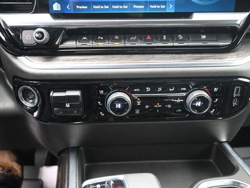 Used 2022 Chevrolet Silverado 1500 LTZ image 33