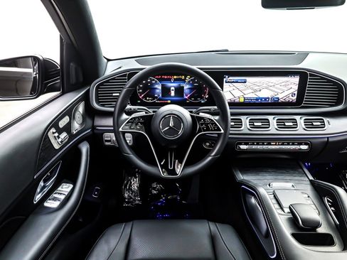 Certified 2025 Mercedes-Benz GLE 450 4MATIC image 7