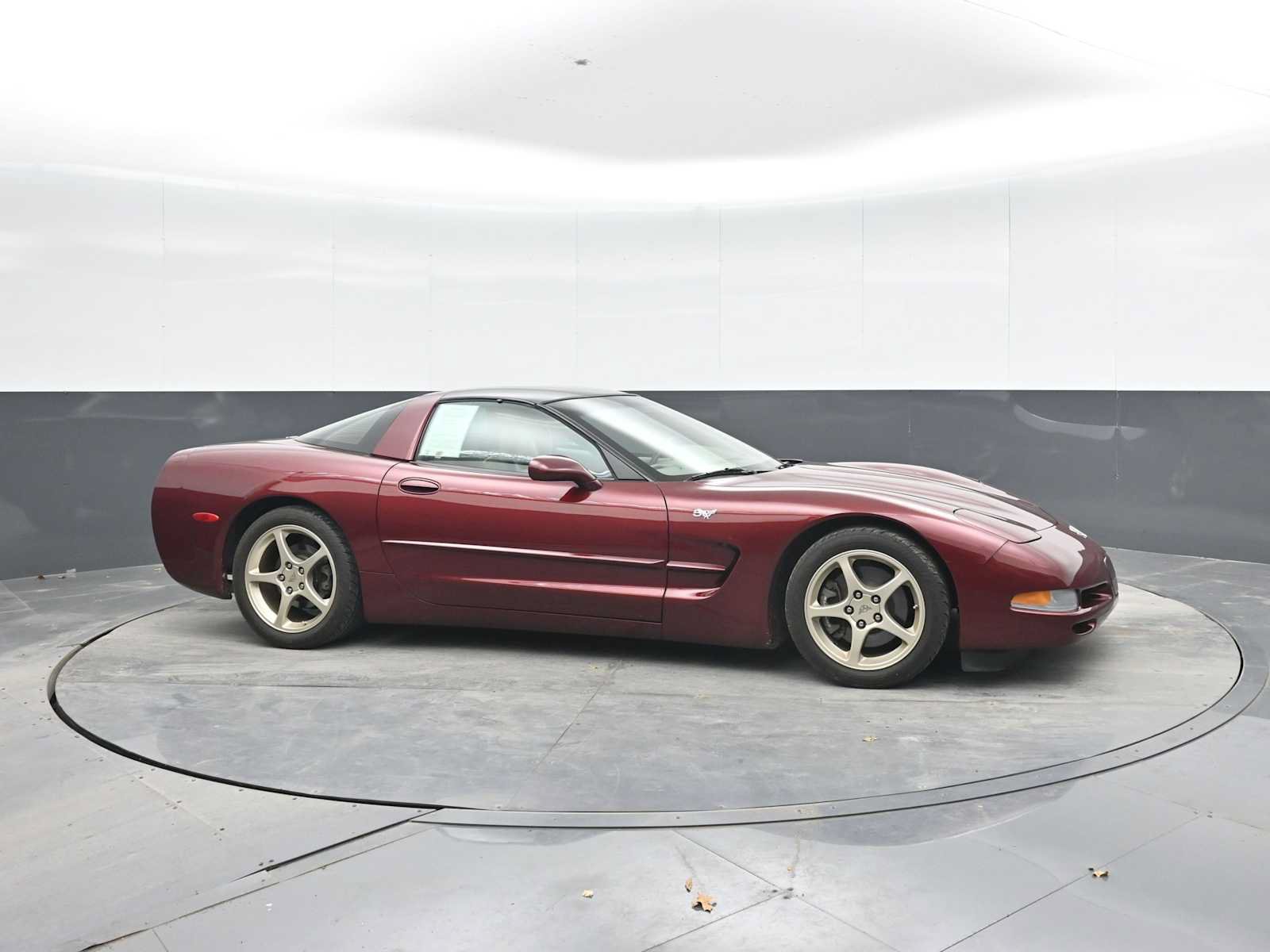 Used 2003 Chevrolet Corvette Coupe w/ Preferred Equipment Group RWD image 8