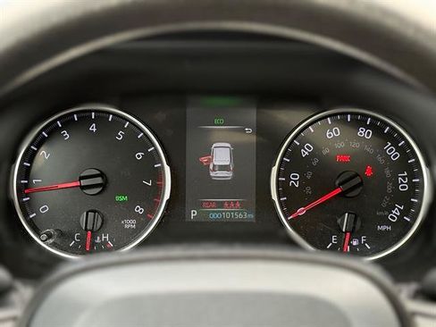 Used 2022 Toyota RAV4 XLE w/ Convenience Package FWD image 12