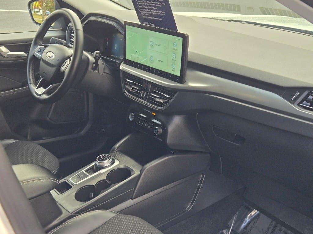 Certified 2025 Ford Escape SE FWD image 7