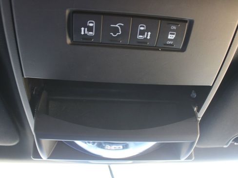 Used 2016 Dodge Grand Caravan SXT image 55