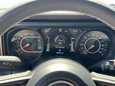Used 2025 Jeep Wrangler Unlimited Rubicon AWD/4WD image 7