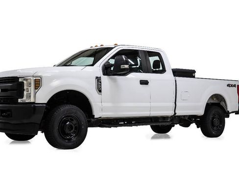 Used 2019 Ford F250 XL w/ Power Equipment Group AWD/4WD image 2
