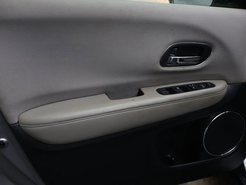 Used 2017 Honda HR-V EX image 15