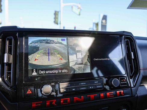 Used 2025 Nissan Frontier PRO-4X w/ Pro Premium Package image 16