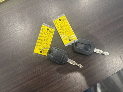 Used 2013 Ford F150 Lariat w/ HD Payload Pkg image 31