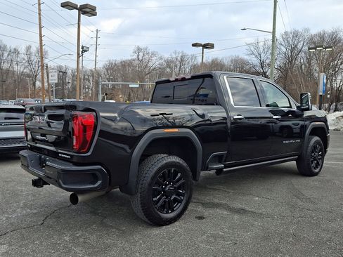Certified 2022 GMC Sierra 2500 Denali w/ Denali Black Diamond Edition image 6
