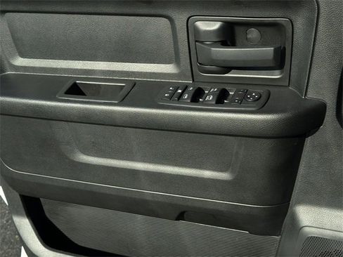 Used 2022 RAM 2500 Tradesman w/ Chrome Appearance Group image 32