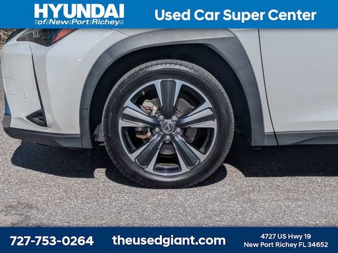 Used 2023 Lexus UX 250h FWD w/ Accessory Package (Z2) image 10