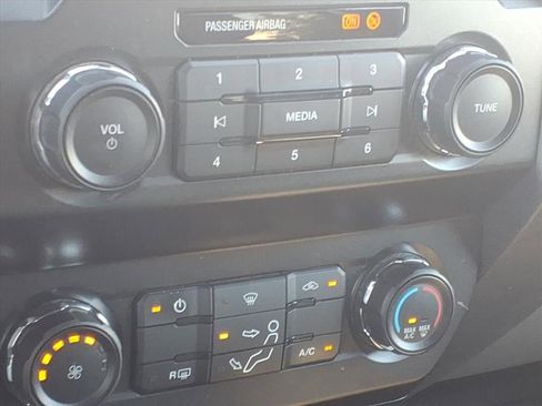 Used 2020 Ford F250 XL w/ STX Appearance Package image 28