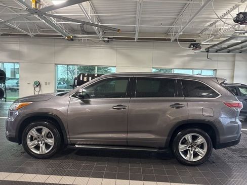 Used 2016 Toyota Highlander Limited image 10