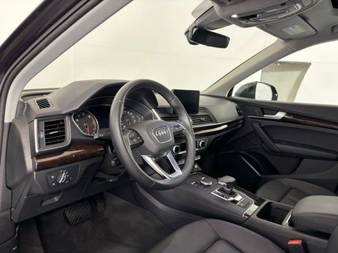 Used 2019 Audi Q5 2.0T Premium w/ Convenience Package AWD/4WD image 9