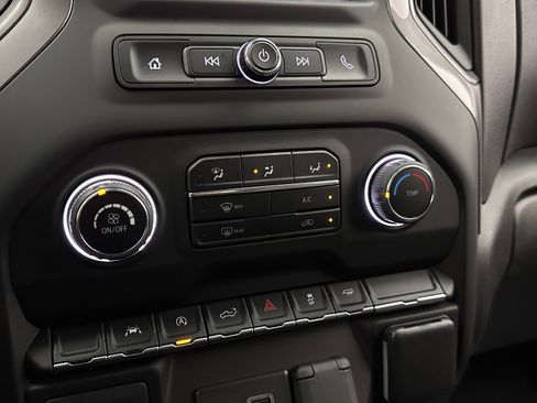 Used 2022 Chevrolet Silverado 1500 Custom image 15