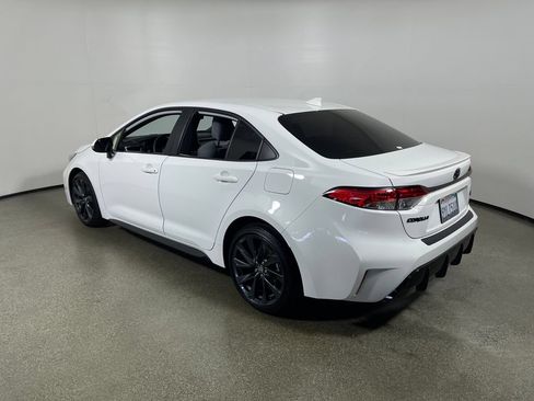 Certified 2026 Toyota Corolla SE w/ Carpet Mat Package (TMS) FWD image 5