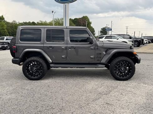 Used 2021 Jeep Wrangler Unlimited Sahara AWD/4WD image 2