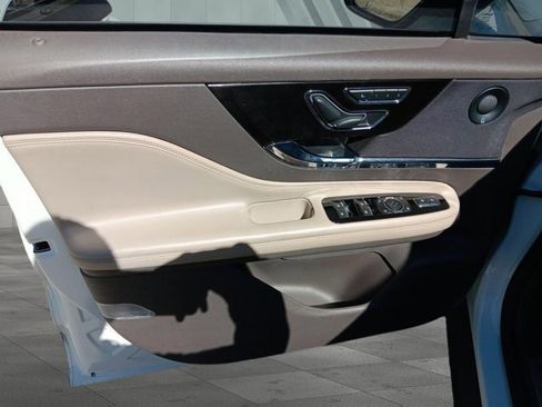 Used 2021 Lincoln Corsair Reserve image 8