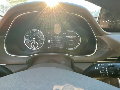 Used 2024 Genesis GV80 2.5T image 30