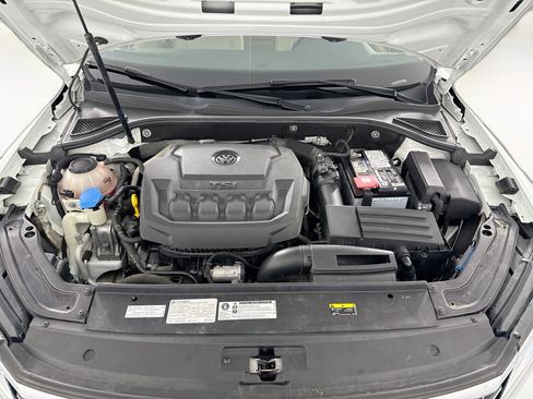 Used 2018 Volkswagen Passat 2.0T SE FWD image 29