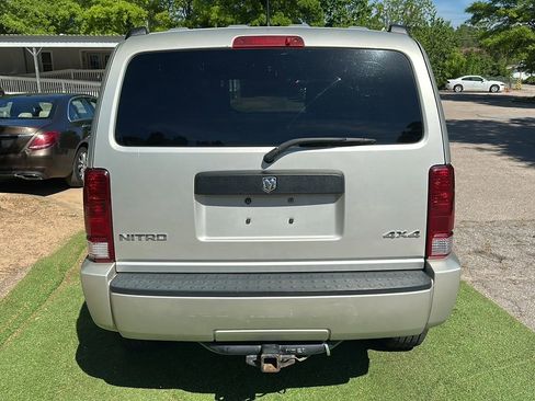 Used 2008 Dodge Nitro SXT AWD/4WD image 6