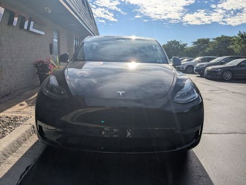 Used 2022 Tesla Model Y Performance AWD/4WD image 2