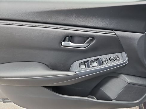 Used 2025 Nissan Sentra SV FWD image 23