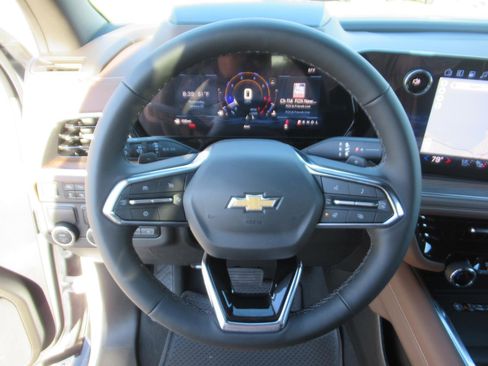 New 2026 Chevrolet Suburban High Country RWD image 18