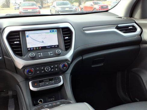 Used 2023 GMC Acadia SLT w/ Elevation Edition image 14