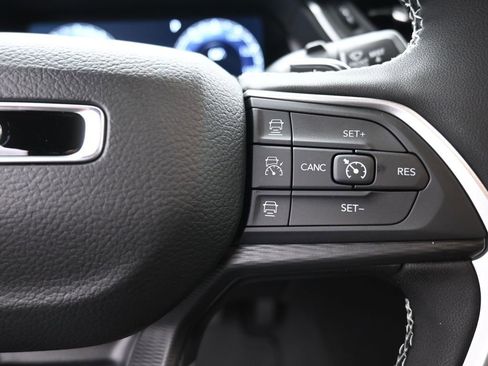 New 2025 Jeep Grand Cherokee L Altitude RWD image 2
