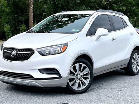 Used 2020 Buick Encore Preferred FWD image 1