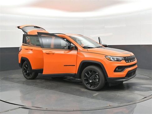 New 2026 Jeep Compass Latitude w/ Mopar Graphics Package image 48