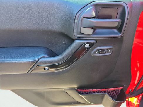 Certified 2017 Jeep Wrangler Unlimited Rubicon image 26