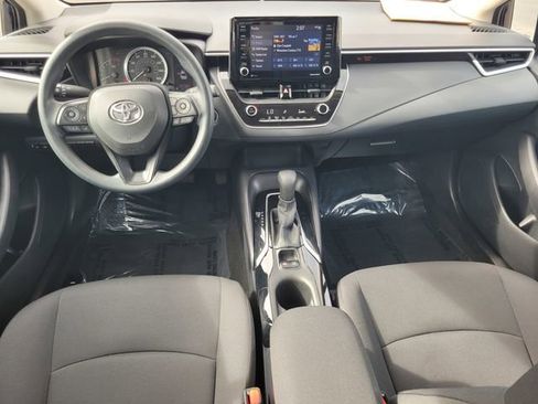 Used 2022 Toyota Corolla LE w/ LE Convenience Package image 16