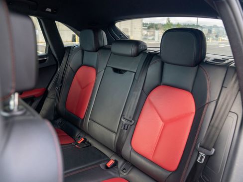 Used 2020 Porsche Macan S image 23