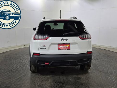 Used 2019 Jeep Cherokee Trailhawk w/ Comfort/Convenience Group AWD/4WD image 6