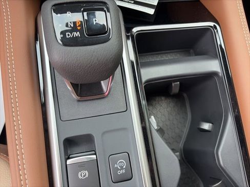 New 2026 Nissan Pathfinder Platinum image 17