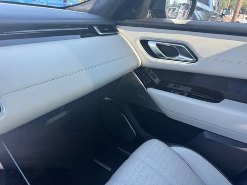 Used 2018 Land Rover Range Rover Velar AWD/4WD image 16
