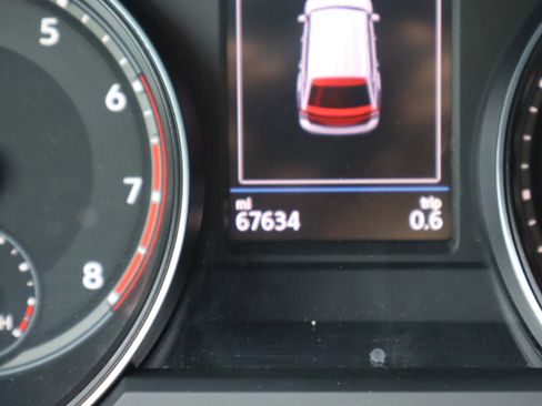 Used 2021 Volkswagen Atlas S image 24