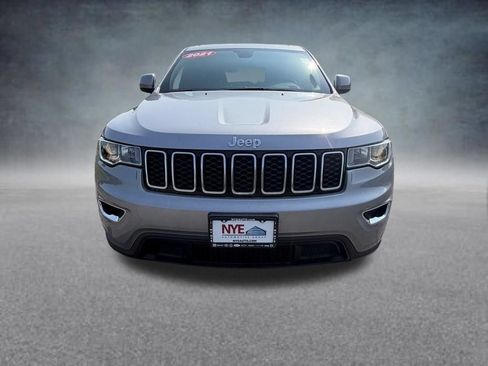 Used 2021 Jeep Grand Cherokee Laredo AWD/4WD image 9