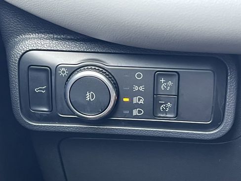 Used 2025 Ford Explorer Active w/ Active Comfort Package image 14